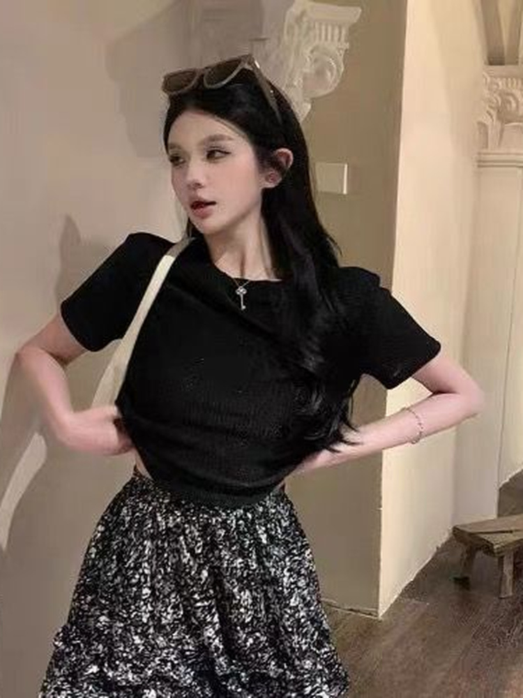 Çiçek Desenli Yarım Boy Etek K - Midi Skirt Floral incelemesi ve fiyatı